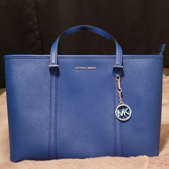 Michael Kors Handbags - Michael Kors Leather Sady Tote NWOT